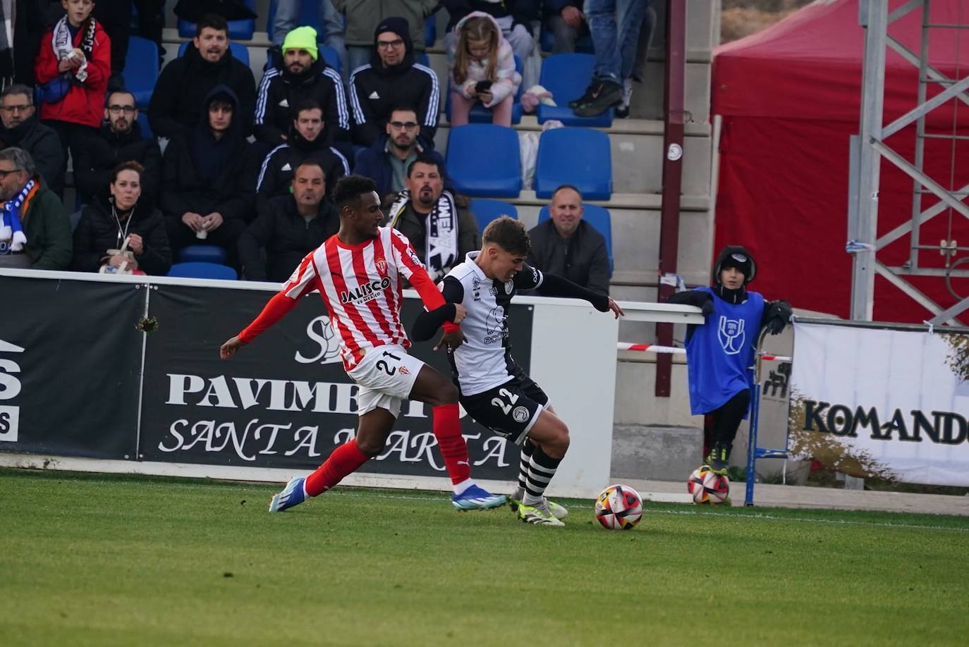 Las mejores imágenes del partido entre Unionistas y el Sporting de Gijón