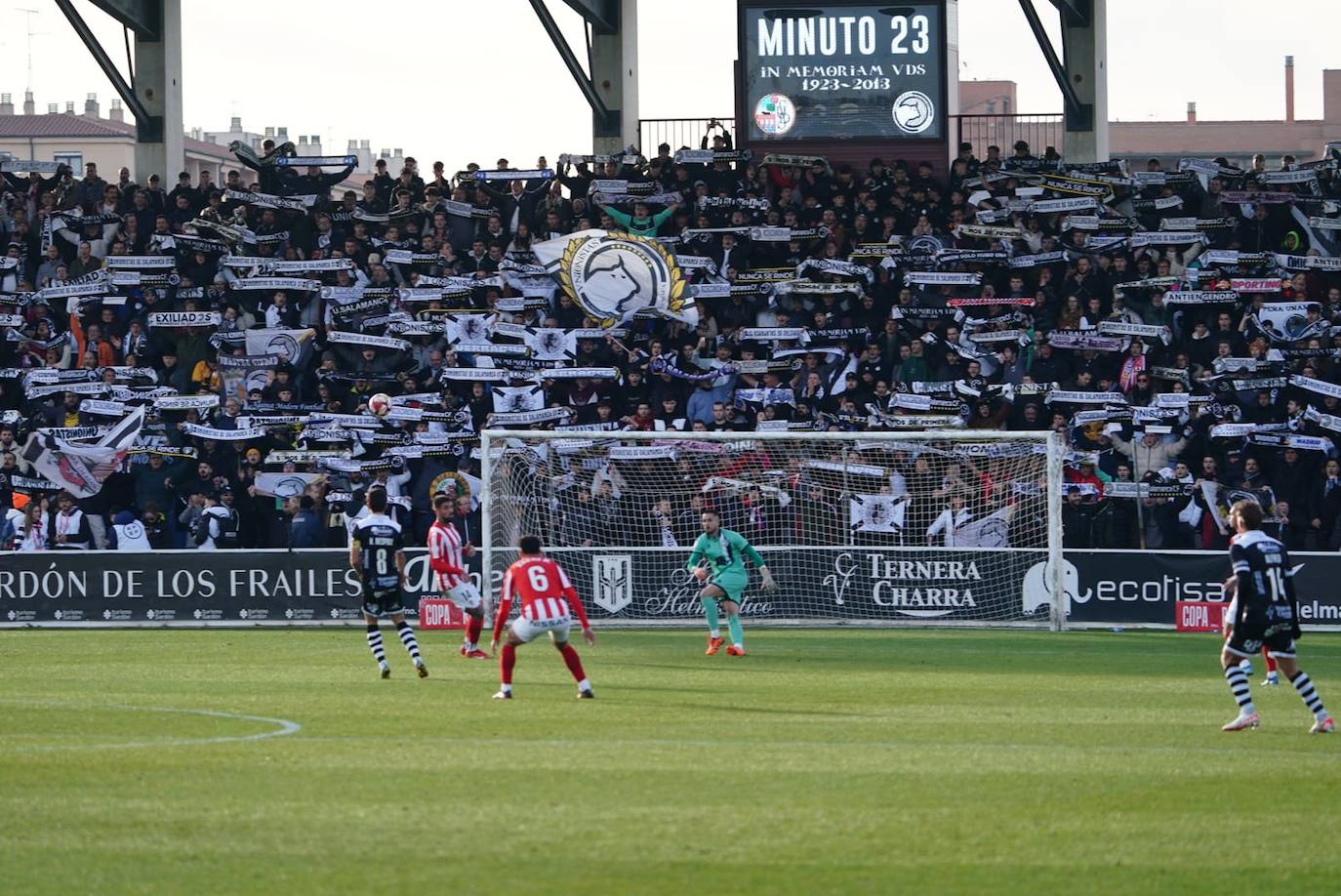 Las mejores imágenes del partido entre Unionistas y el Sporting de Gijón