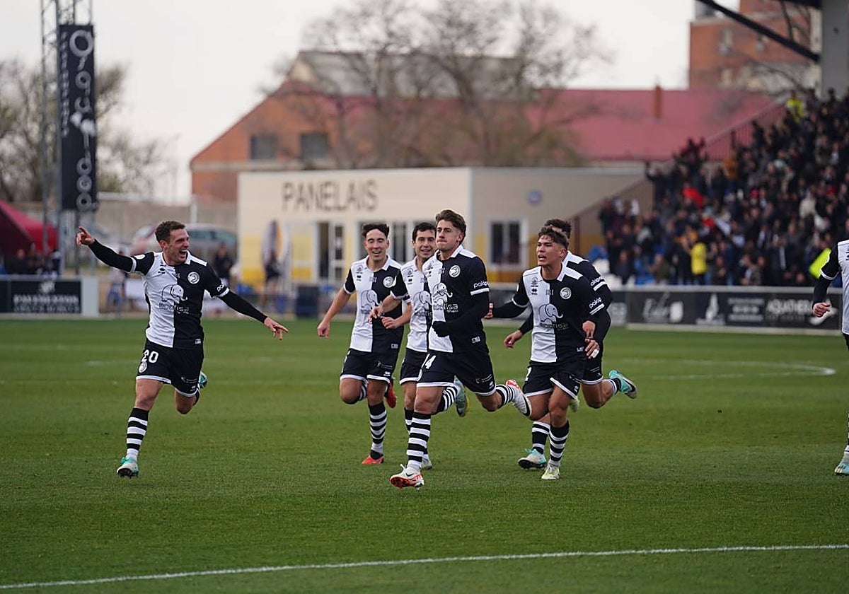 Las mejores imágenes del partido entre Unionistas y el Sporting de Gijón