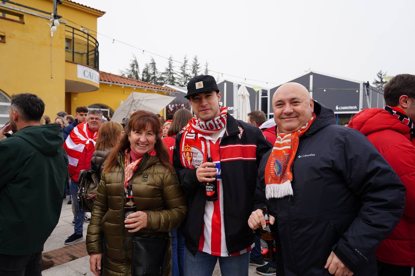 Gran ambiente previo al partido de Copa entre Unionistas y Sporting