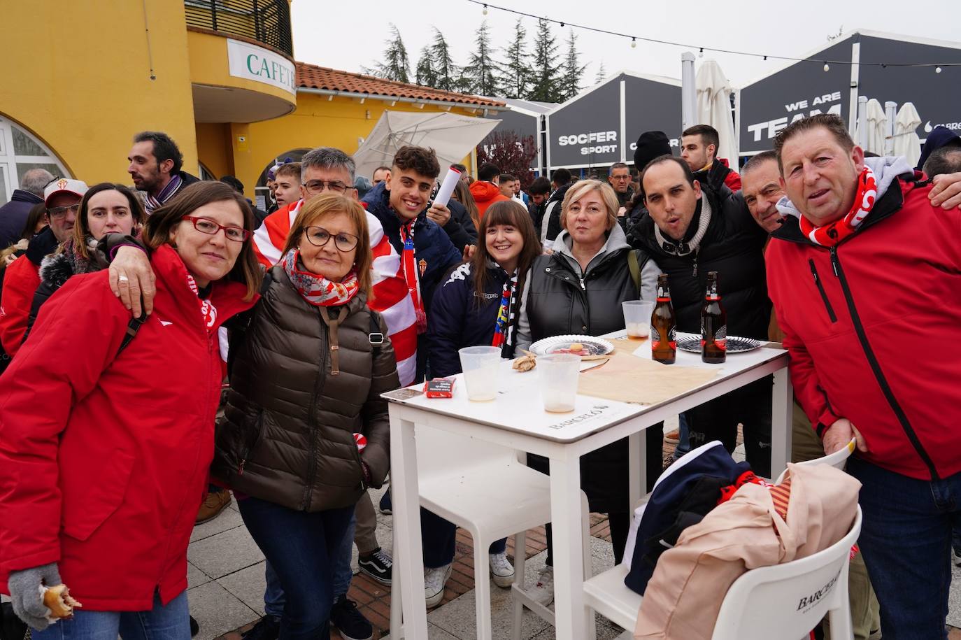 Gran ambiente previo al partido de Copa entre Unionistas y Sporting