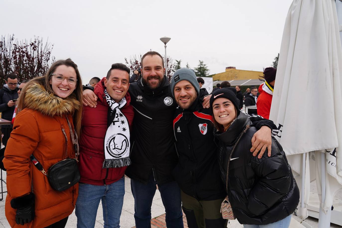 Gran ambiente previo al partido de Copa entre Unionistas y Sporting