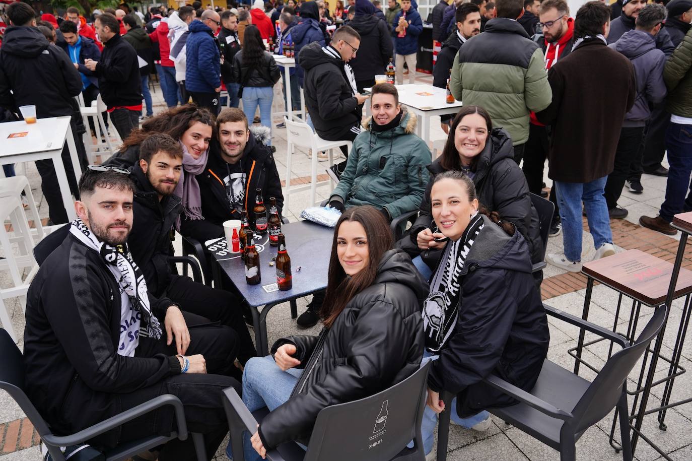 Gran ambiente previo al partido de Copa entre Unionistas y Sporting