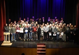 Ayuntamiento, rondalla y familiares con los jubilados homenajeados en Ciudad Rodrigo