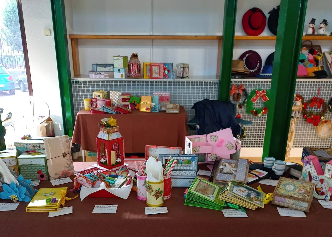 Éxito en el primer mercado navideño solidario de Villoria