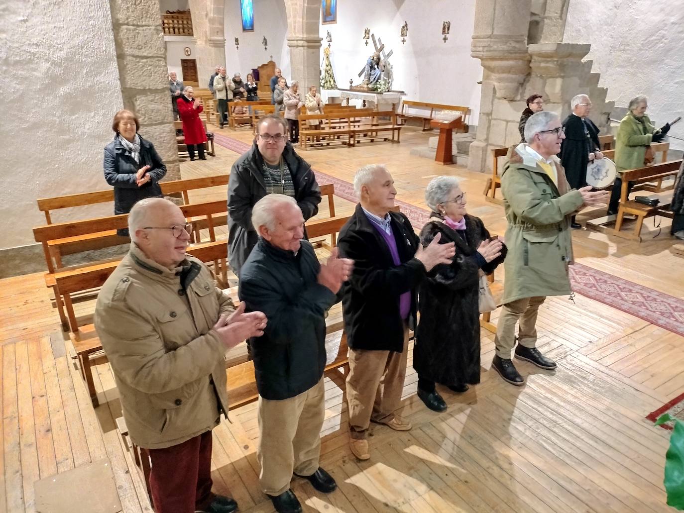 Animada jornada de convivencia de los mayores de Linares de Riofrío en el día de su fiesta