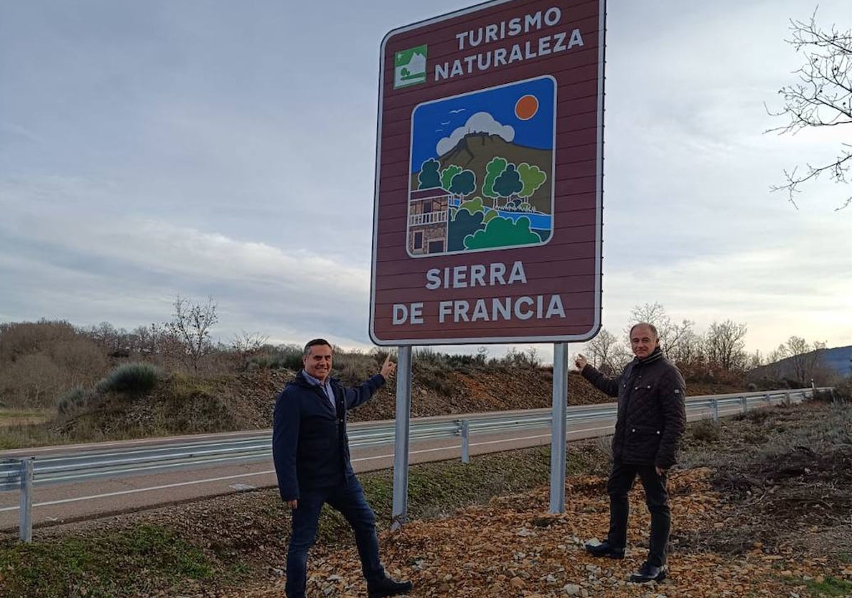 Los diputados delegados de Empleo y Desarrollo Rural y de Turismo, Antonio Labrador y Juan Carlos Zaballos.