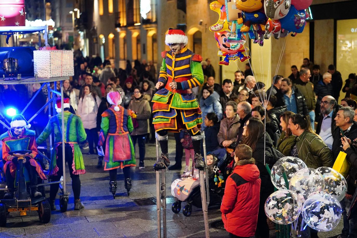 La aparición de los Carteros de Navidad en Salamanca, en imágenes