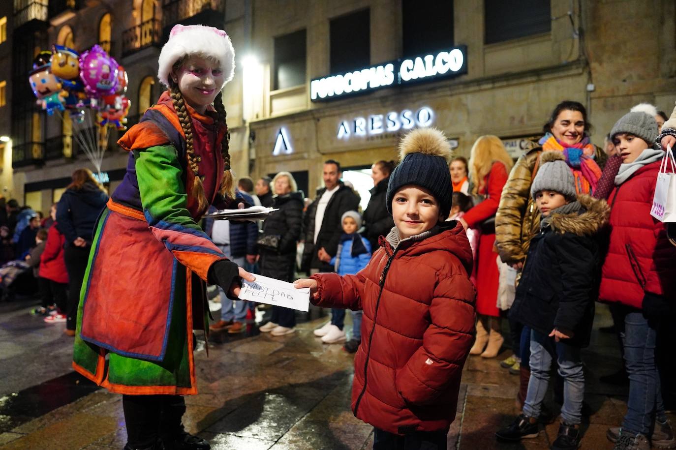 La aparición de los Carteros de Navidad en Salamanca, en imágenes