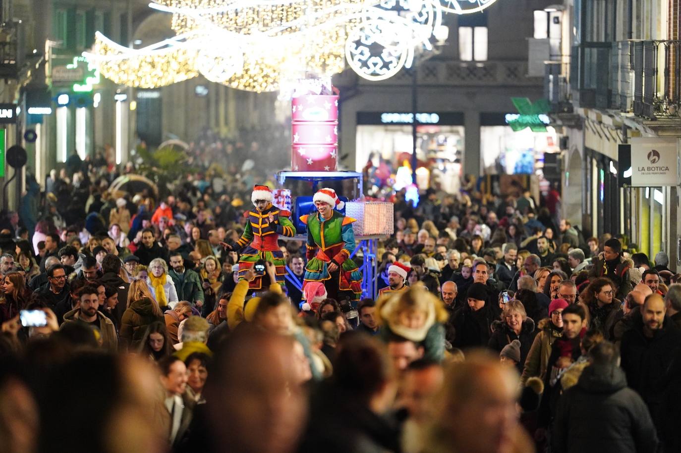 La aparición de los Carteros de Navidad en Salamanca, en imágenes