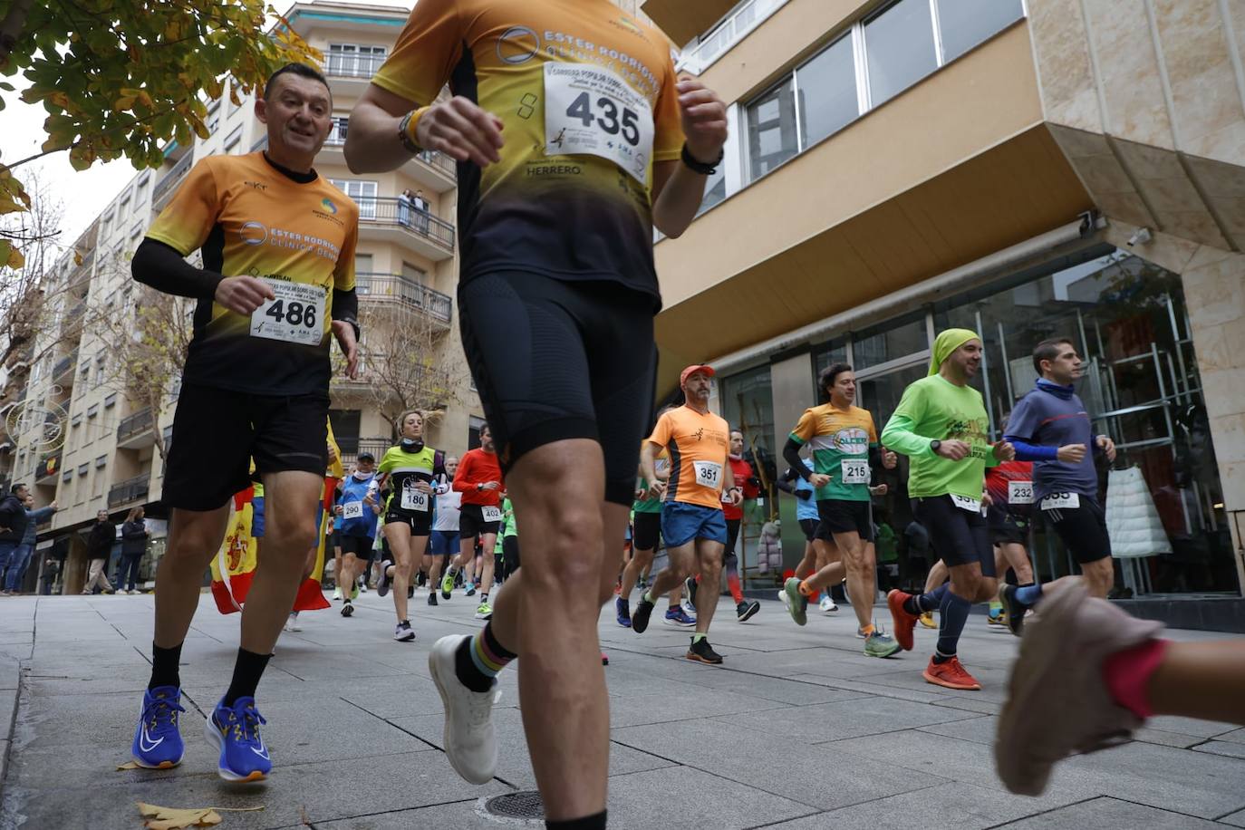 Ambientazo en las calles con la V Carrera Popular &#039;Corre con tu médico&#039;