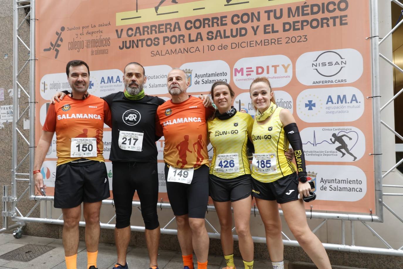 Ambientazo en las calles con la V Carrera Popular &#039;Corre con tu médico&#039;