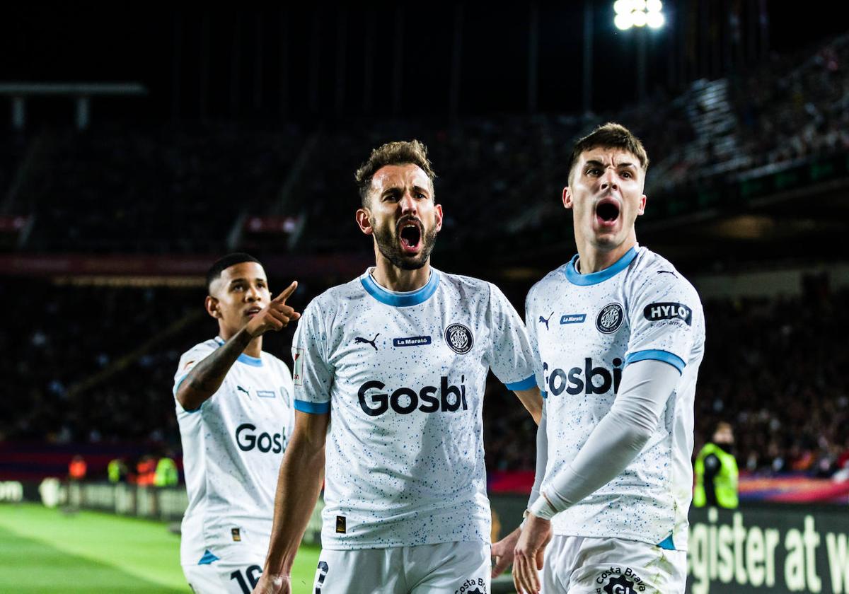 Celebración de los jugadores del Girona de uno de los goles.