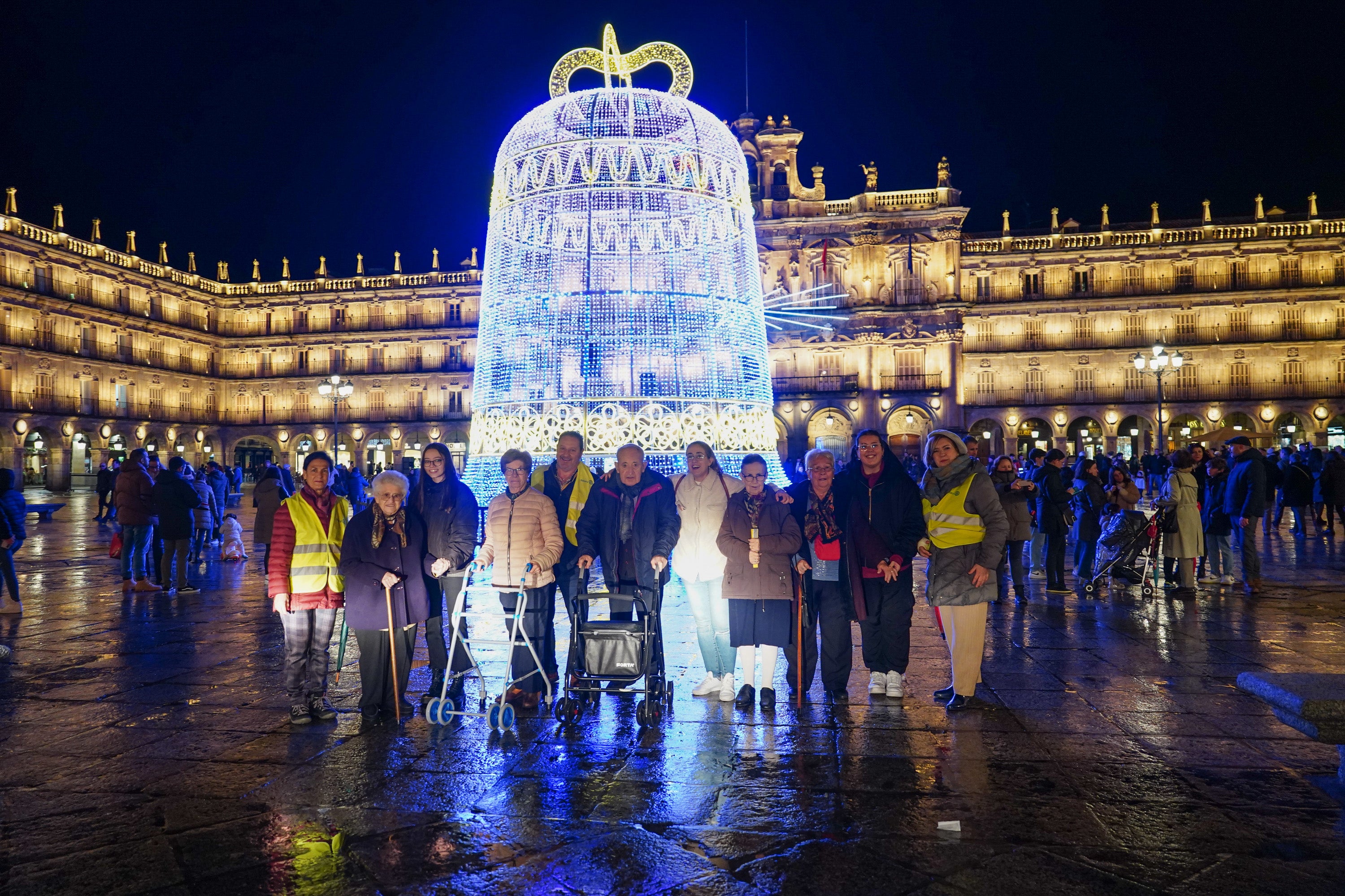 El regalo navideño de los taxistas para que los mayores disfruten de las luces