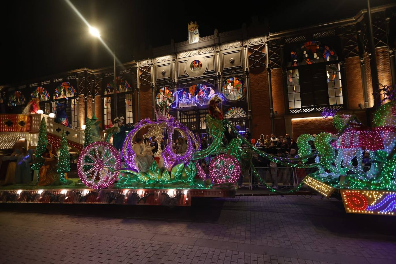 25.000 asistentes acudieron a ver la espectacular Cabalgata de Papá Noel