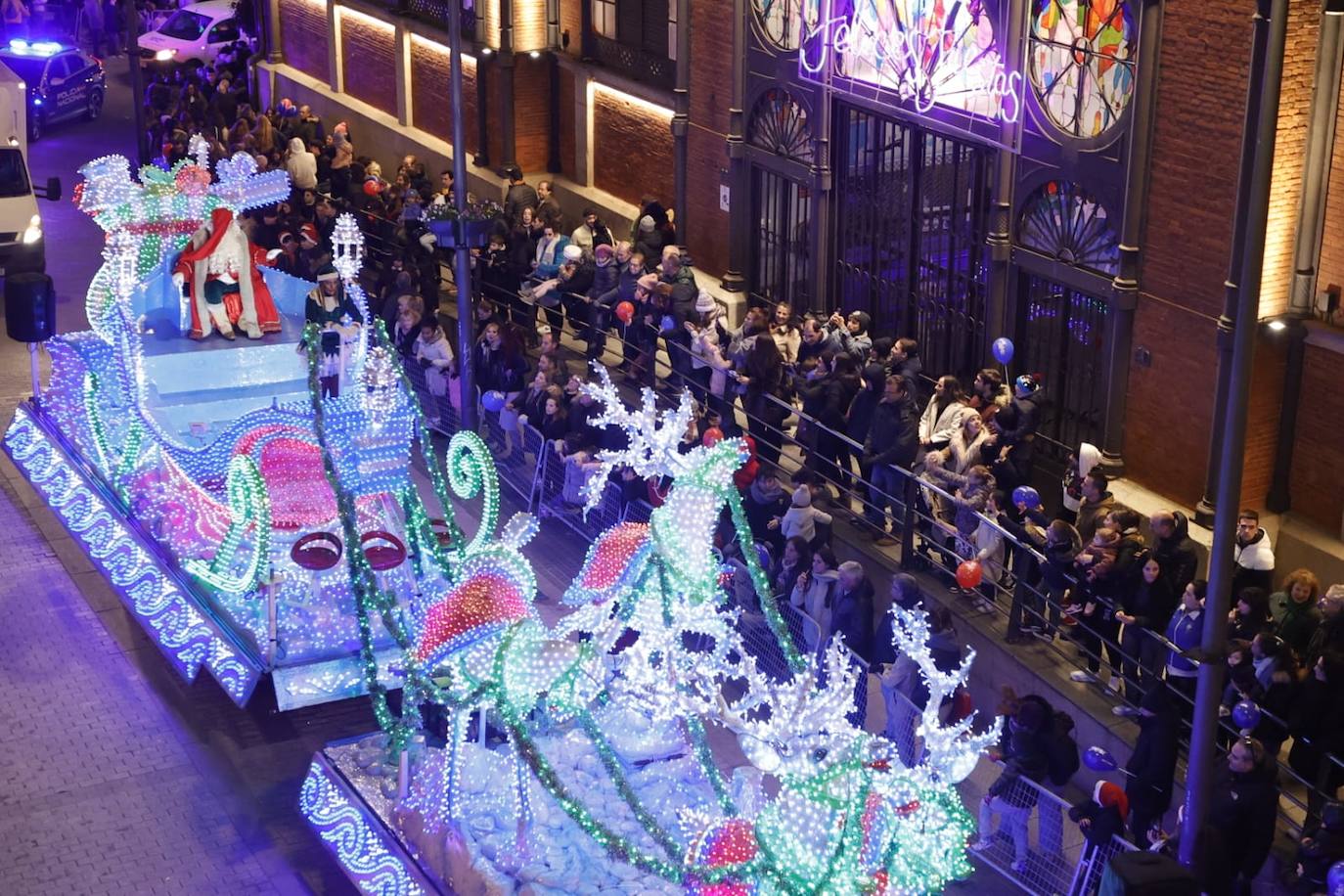 25.000 asistentes acudieron a ver la espectacular Cabalgata de Papá Noel