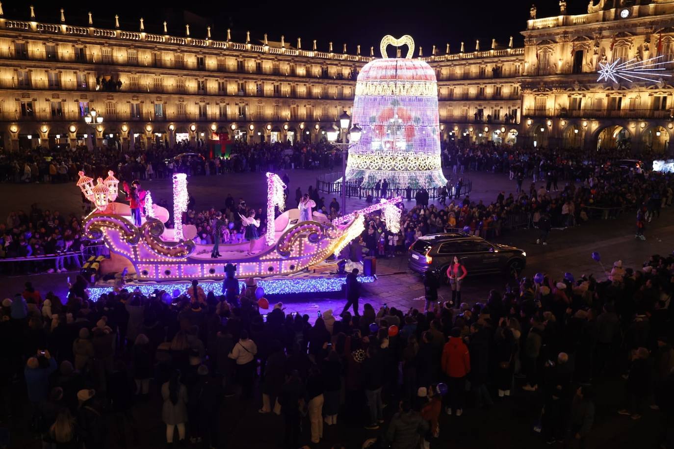 25.000 asistentes acudieron a ver la espectacular Cabalgata de Papá Noel