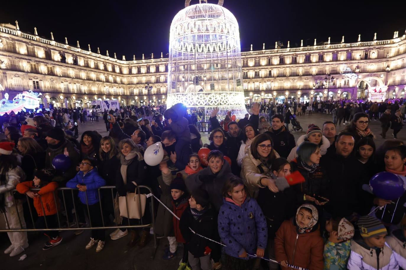 25.000 asistentes acudieron a ver la espectacular Cabalgata de Papá Noel