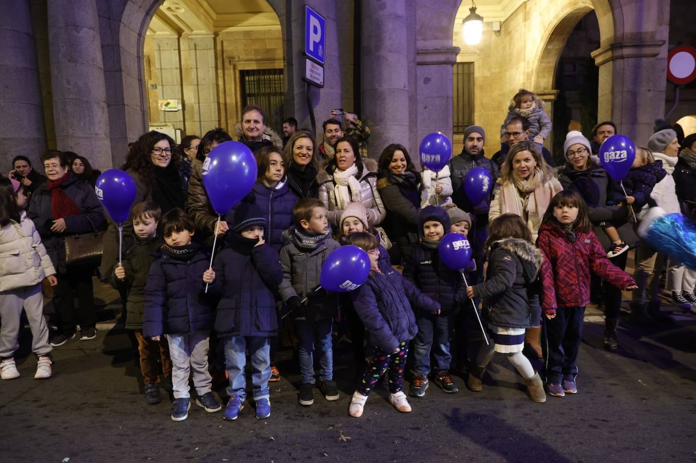25.000 asistentes acudieron a ver la espectacular Cabalgata de Papá Noel