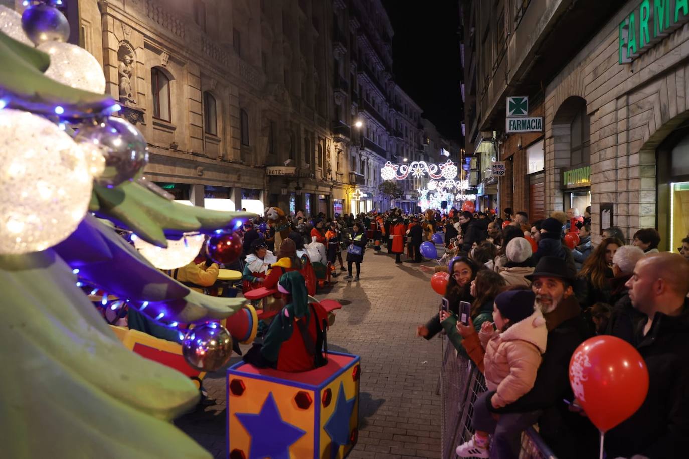 25.000 asistentes acudieron a ver la espectacular Cabalgata de Papá Noel