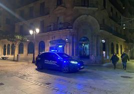 La Policía Nacional patrullando este viernes en Salamanca.