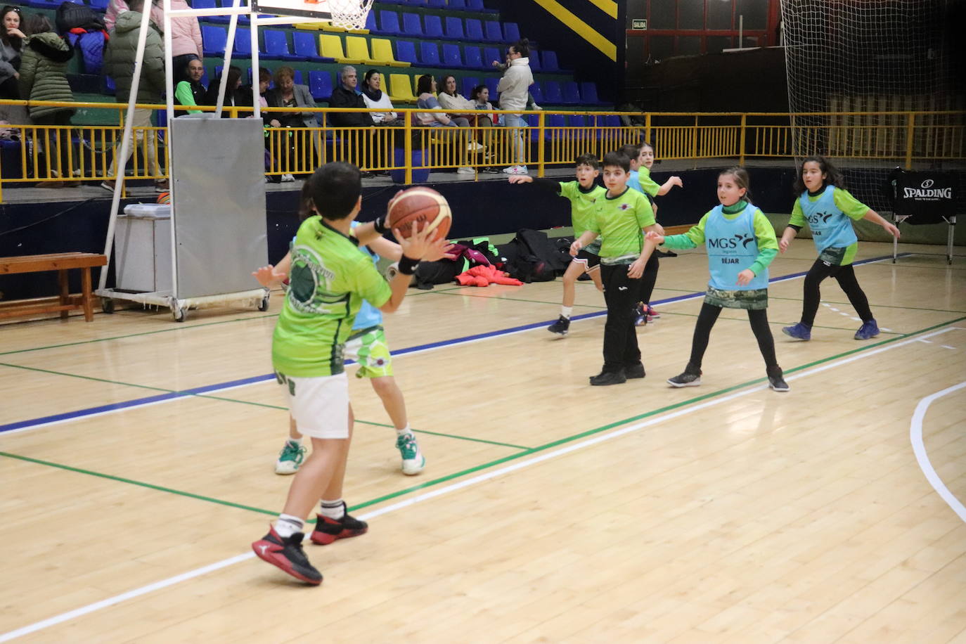 Béjar se vuelca con la gala deportivo-benéfica: 1.500 kilos de alimentos, productos de higiene y limpieza