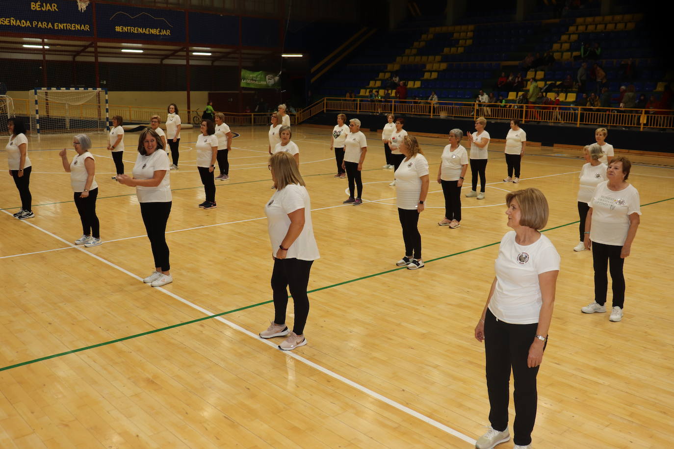 Béjar se vuelca con la gala deportivo-benéfica: 1.500 kilos de alimentos, productos de higiene y limpieza