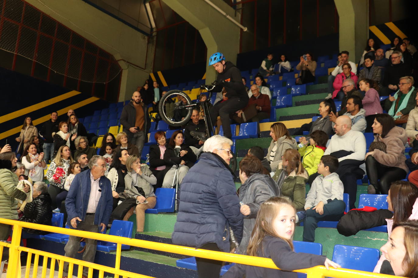 Béjar se vuelca con la gala deportivo-benéfica: 1.500 kilos de alimentos, productos de higiene y limpieza