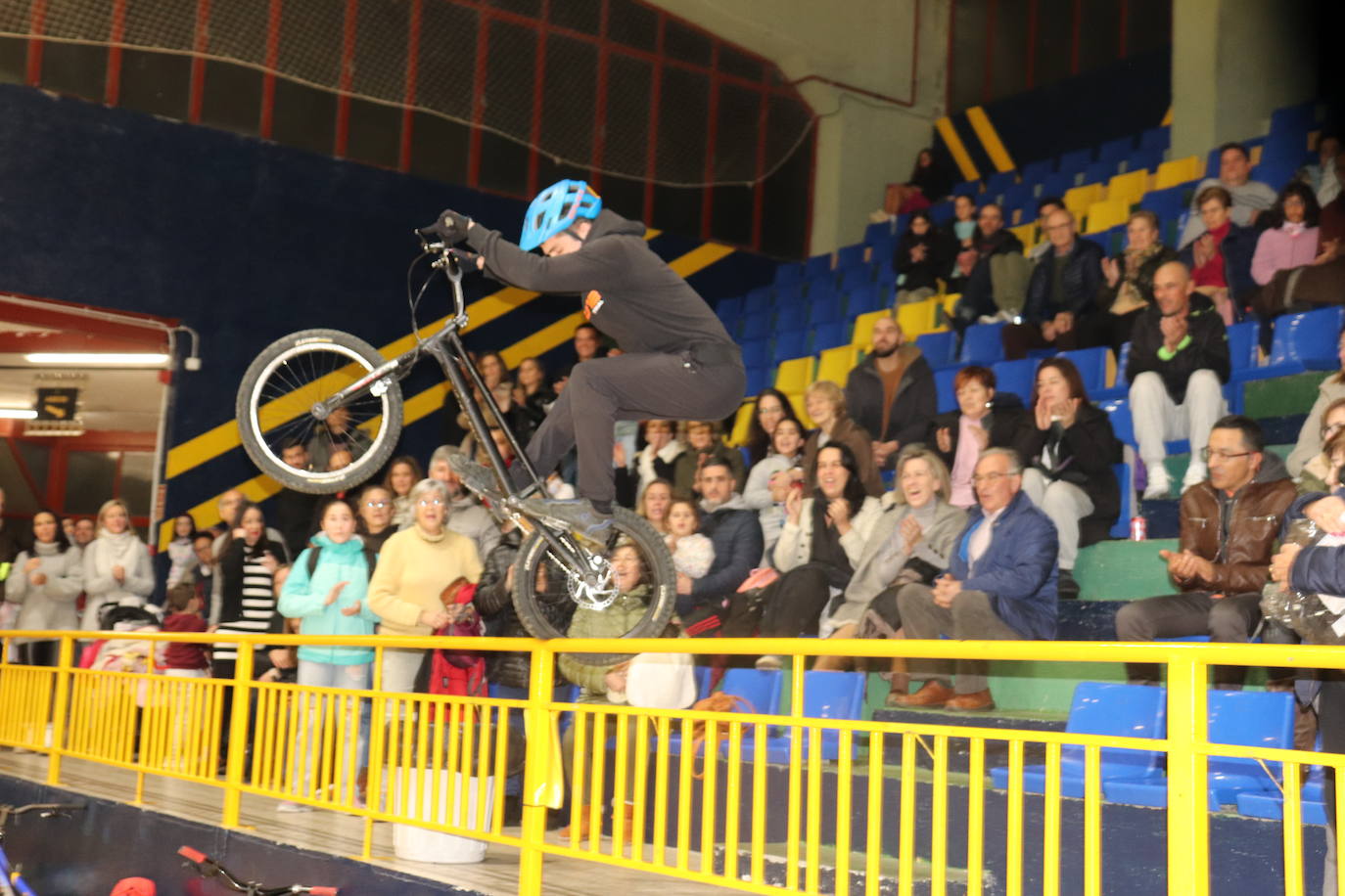 Béjar se vuelca con la gala deportivo-benéfica: 1.500 kilos de alimentos, productos de higiene y limpieza
