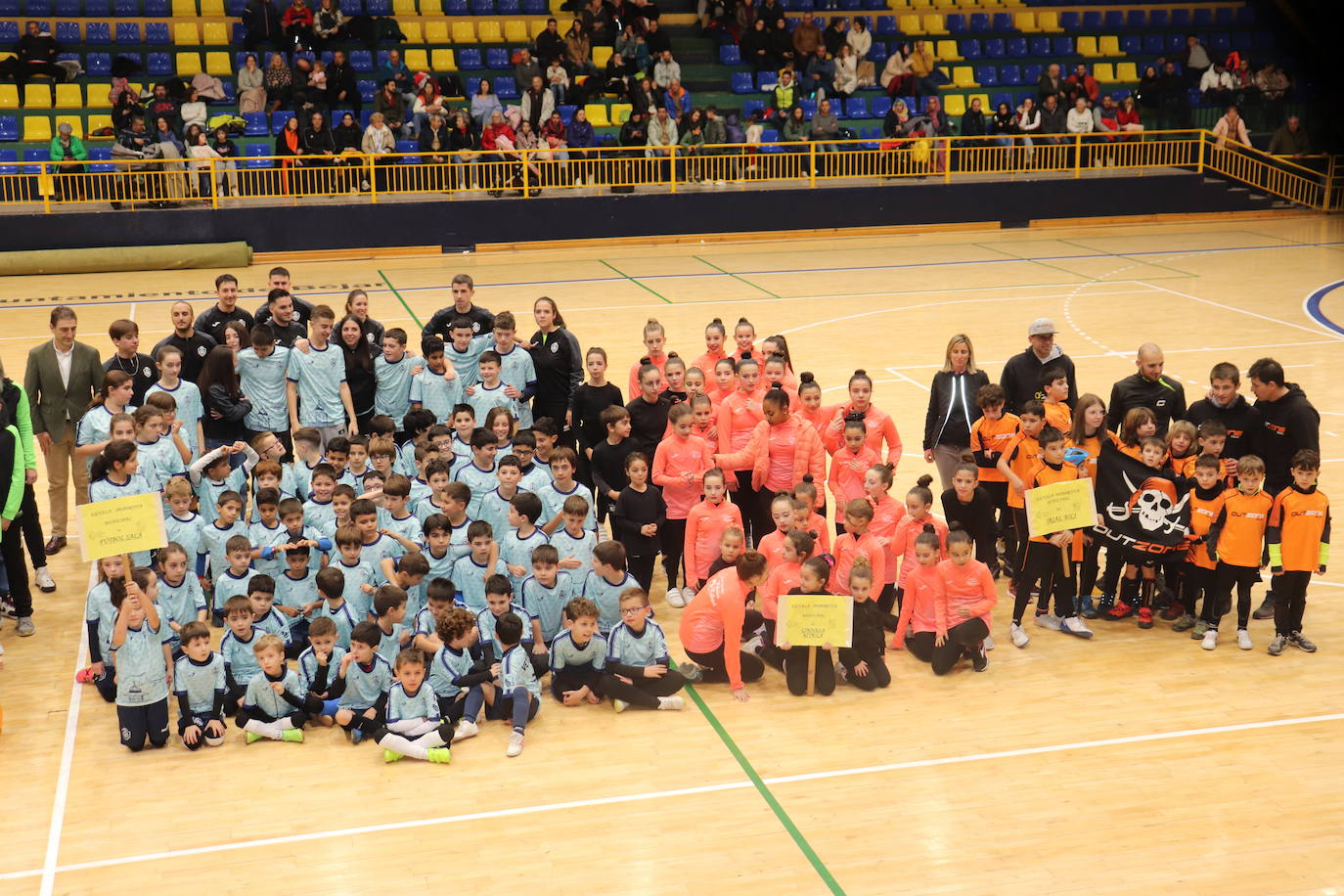 Béjar se vuelca con la gala deportivo-benéfica: 1.500 kilos de alimentos, productos de higiene y limpieza