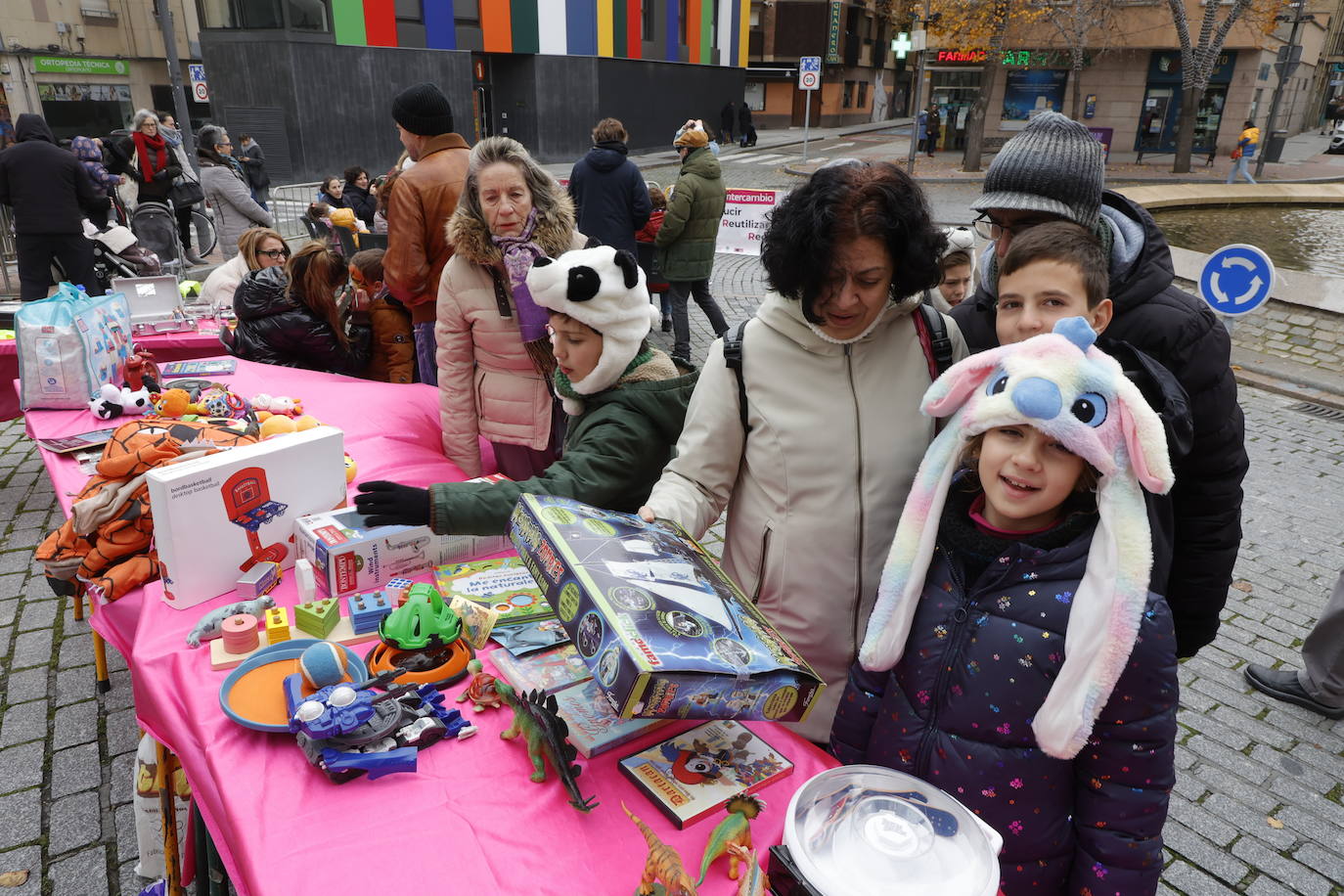 El barrio del Oeste rescata el espíritu del trueque