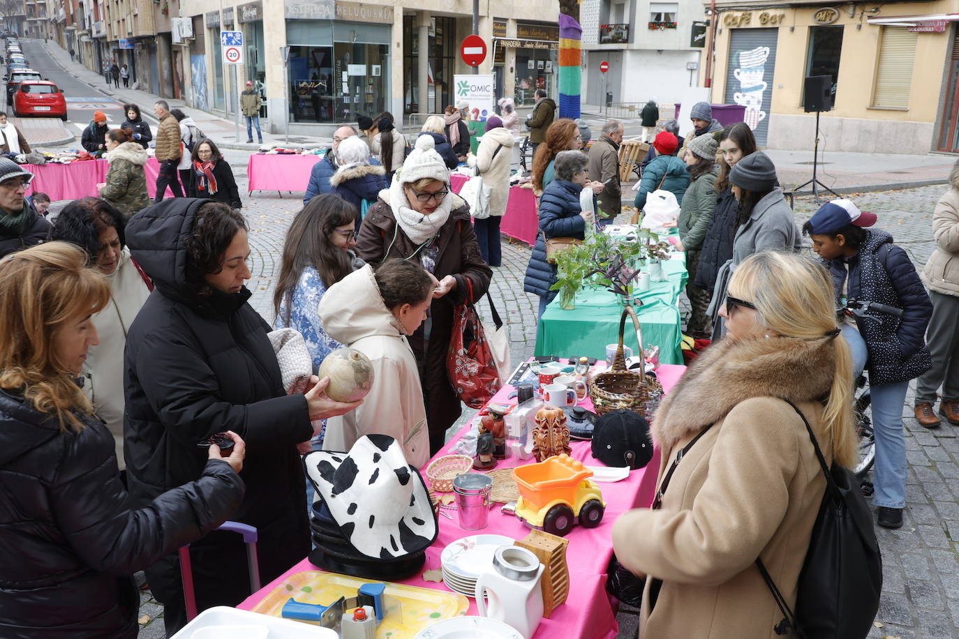 El barrio del Oeste rescata el espíritu del trueque