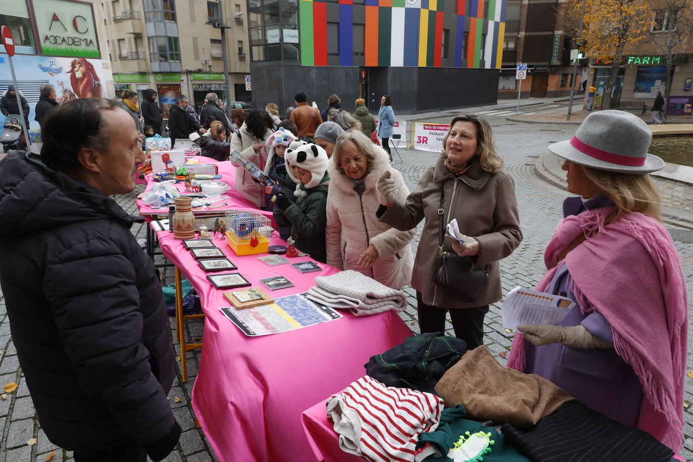 El barrio del Oeste rescata el espíritu del trueque