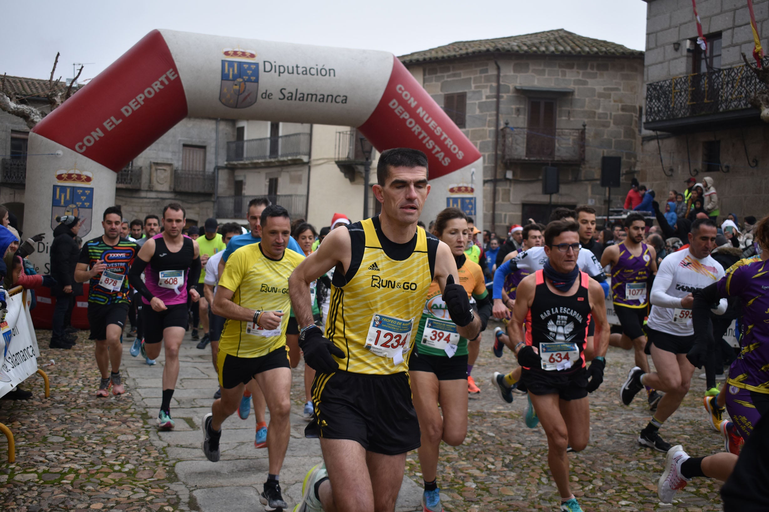 Yanis Sánchez y Andrea Jaén ganan la Carrera del Turrón de la Diputación en Ledesma