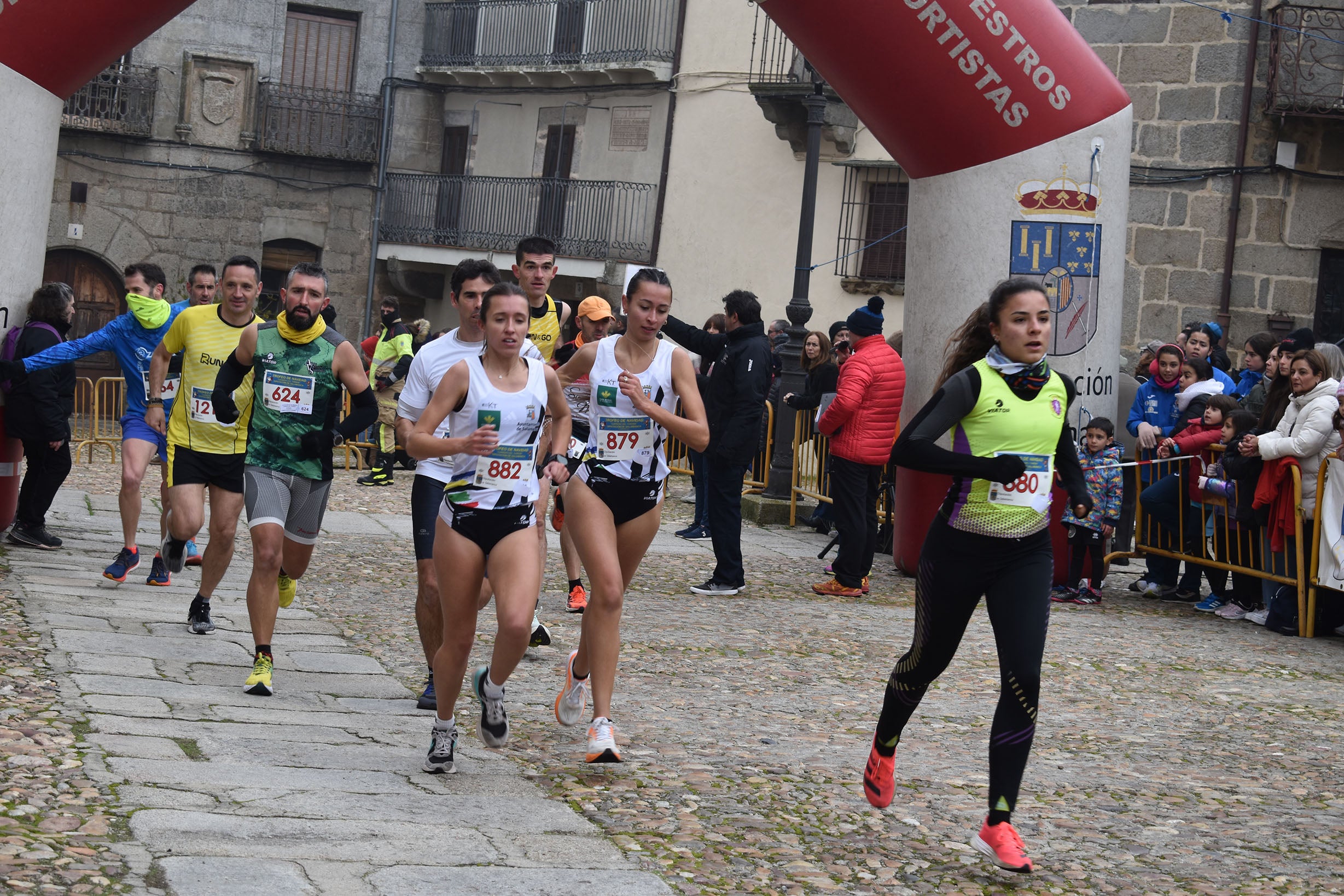 Yanis Sánchez y Andrea Jaén ganan la Carrera del Turrón de la Diputación en Ledesma