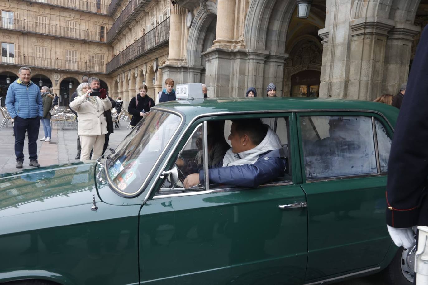 Gran exhibición automovilística y cargada de solidaridad en el Día del Guardia Urbano