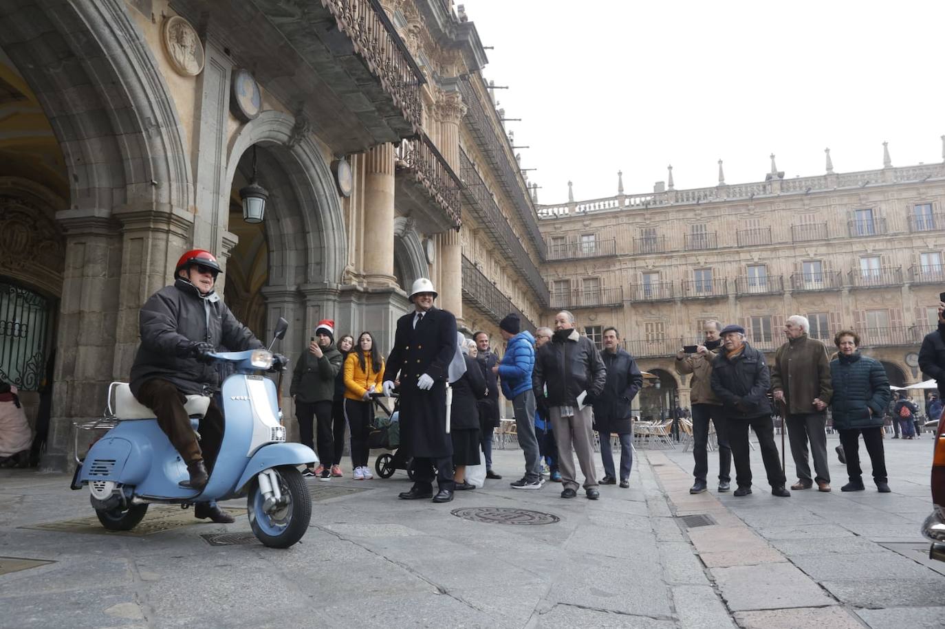 Gran exhibición automovilística y cargada de solidaridad en el Día del Guardia Urbano