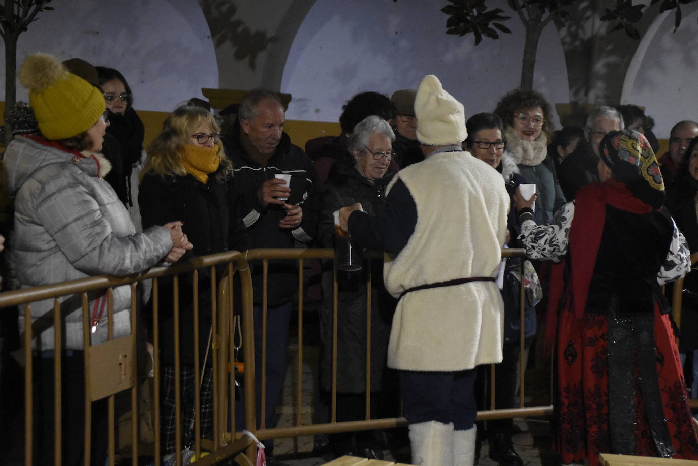 Atavíos y música tradicional en el belén de Miróbriga