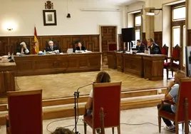 La pareja durante el juicio que acogió la Audiencia Provincial de Salamanca.