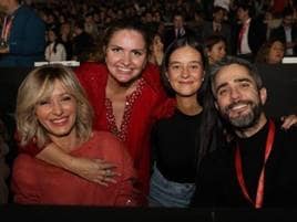 Victoria Federica junto a Susana Griso y Roberto Leal