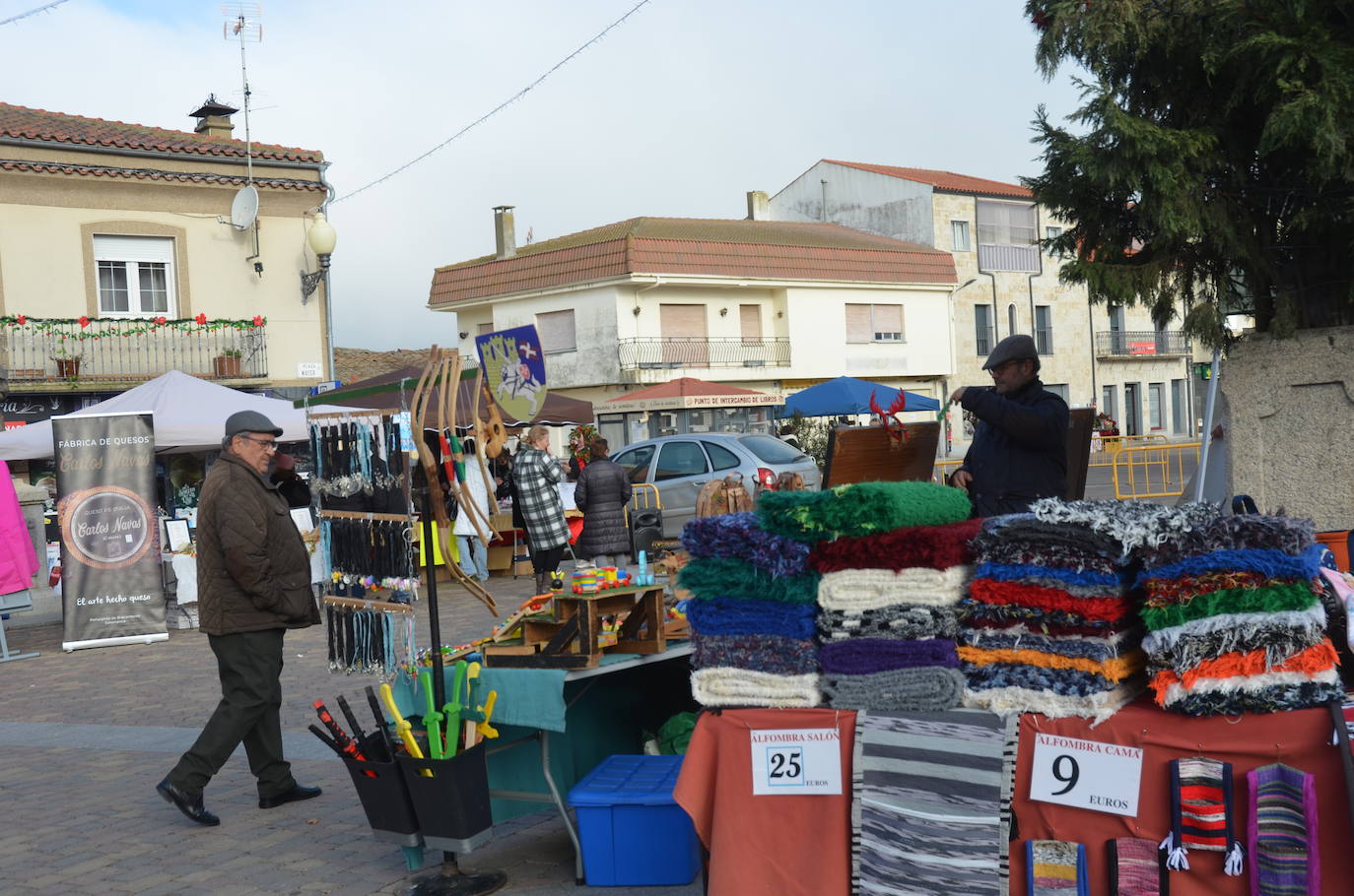 La Fuente de San Esteban celebra su primer mercado navideño