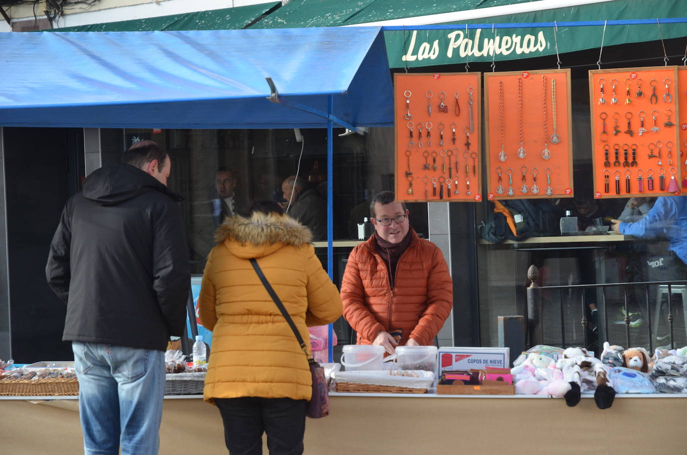 La Fuente de San Esteban celebra su primer mercado navideño