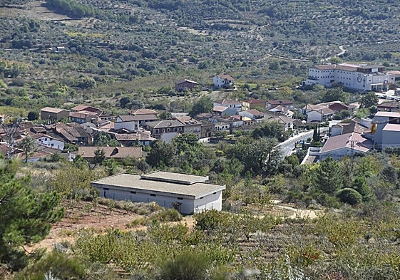 Vista general de la localidad de Sotoserrano, nuevamente afectada por un positivo de nematodo del pino.