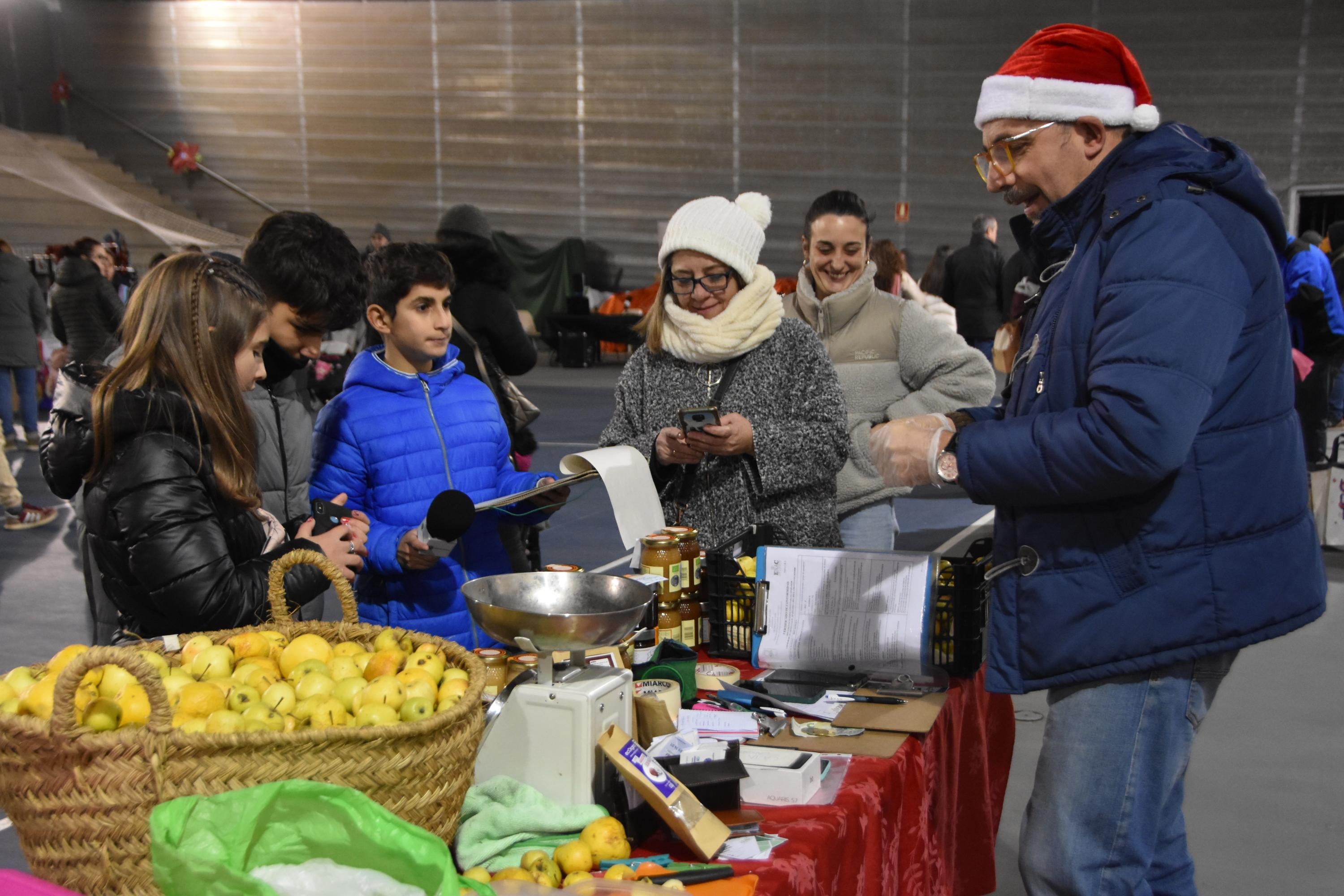 Música y alegría para recibir al cartero real en Carbajosa