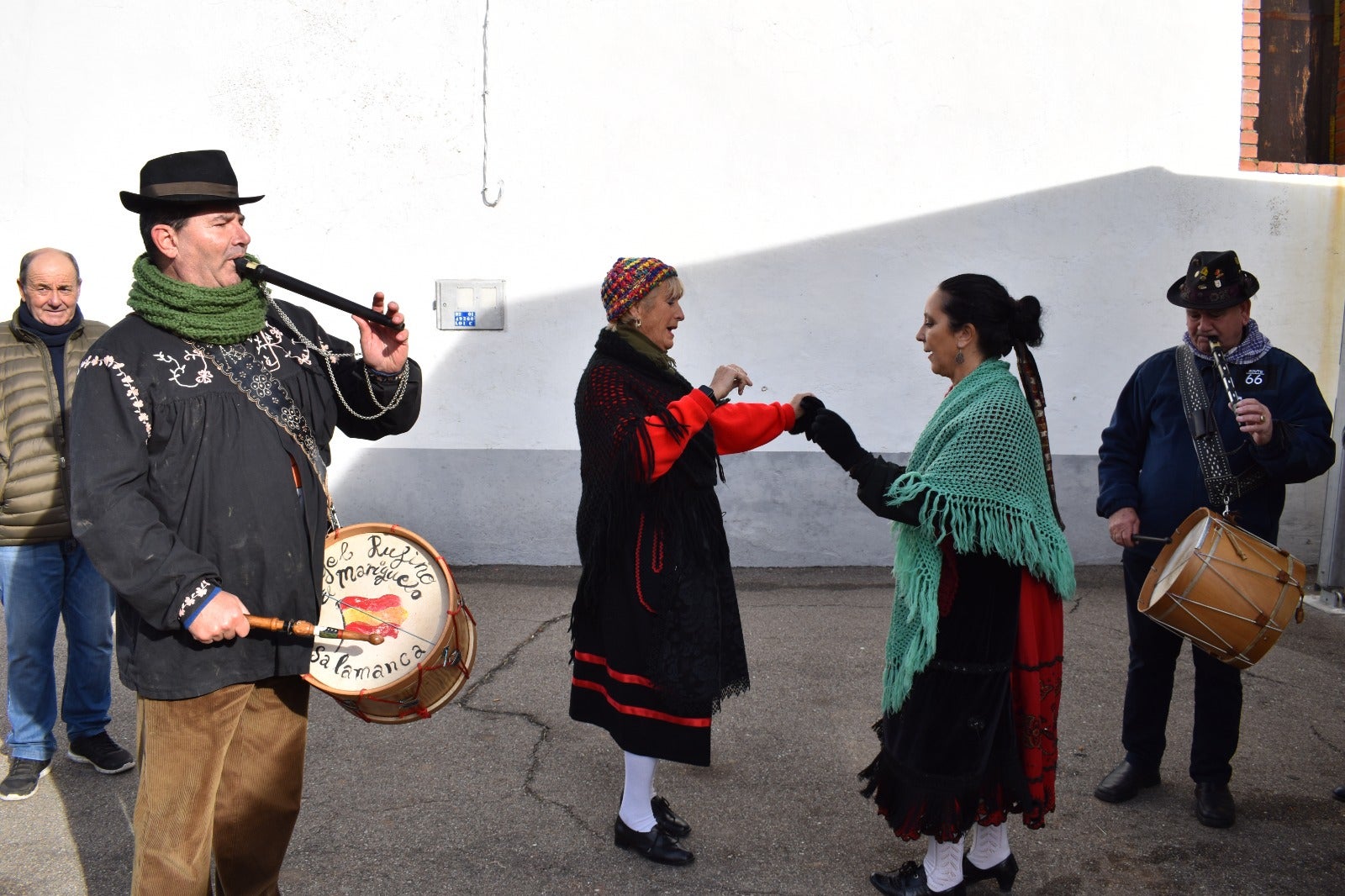 Cierre festivo con sabor matancero en Encinas de Arriba