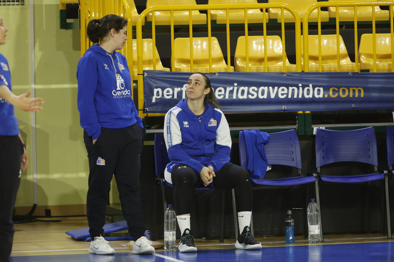 Hatar exhibe sus 2,08 en su primer entrenamiento con Avenida