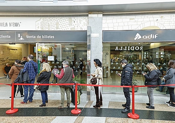 Colas para comprar los abonos el 30 de diciembre del pasado año.