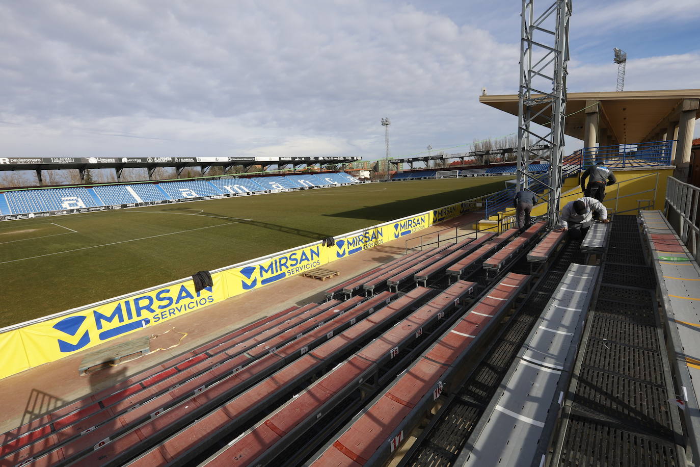 Unionistas comienza a instalar las gradas supletorias para recibir al Villarreal
