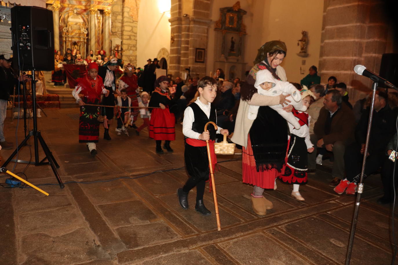 Jesús nace a ritmo de tradición en el belén etnográfico de Sorihuela