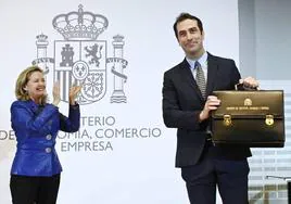 Carlos Cuerpo, recibe la cartera de Economía de manos de Nadia Calviño.